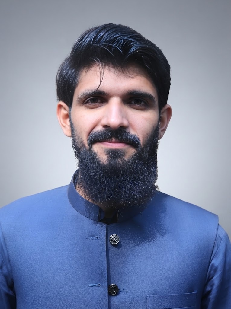 Maaz - Graphic Designer